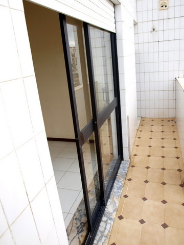 Apartamento T3 na próximo da Fonte Luminosa com 3 quartos, 2 Wcs,  sala, cozinha e parqueamento na c