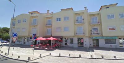 T2 Foros de Amora com parqueamento e arrecadação