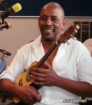 Aulas de Cavaquinho, Banjo &amp; Violão Via Internet 2010