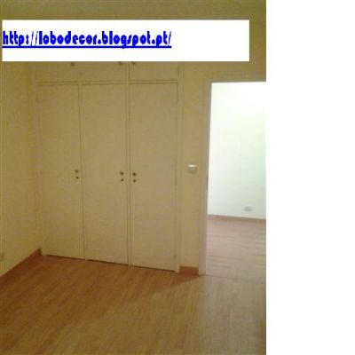 APLICAÇÃO DE SOALHO FLUTUANTE E RODAPÉ, PINTURA E CONSERVAÇÃO DE ELEMENTOS EM MADEIRA - BONS PREÇOS.