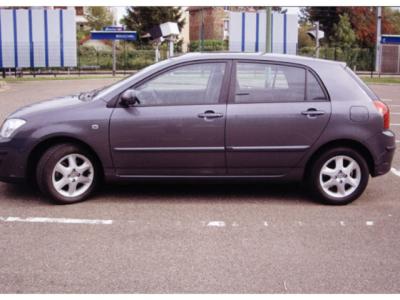 Toyota Corolla ix (2) 90 d-4d les bleus 5p 