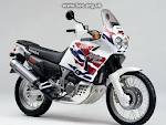 Honda Africa Twin 1998 (muitas peças usadas e material em bom estado)