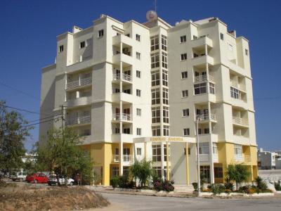 ALUGO T1 C GARAGEM, PISCINA, COURT TÉNIS 