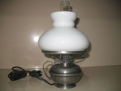 Vendo candeeiro em estanho - NOVO