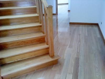 Nuno afaga e envernizo  