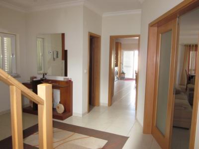 Excelente moradia em excelente localização