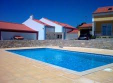 MORADIA TERREA EM CONDOMINIO FECHADO COM PISCINA (Obidos)