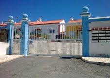 MORADIA TERREA EM CONDOMINIO FECHADO COM PISCINA (Obidos)