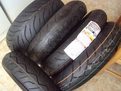 pneus novos de moto dunlop - bridgestone 50 euros