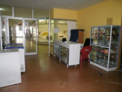 LOJA COM BOA LOCALIZAÇÃO EM PORTIMÃO / REF: LOJA - 1221