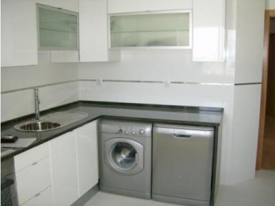 T4 Remodelado e equipado perto de Metro de Arroios