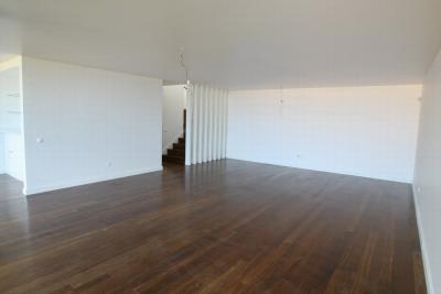 Moradia Geminada T4 - Água de Pena