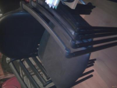 Mesa e cadeiras escritório