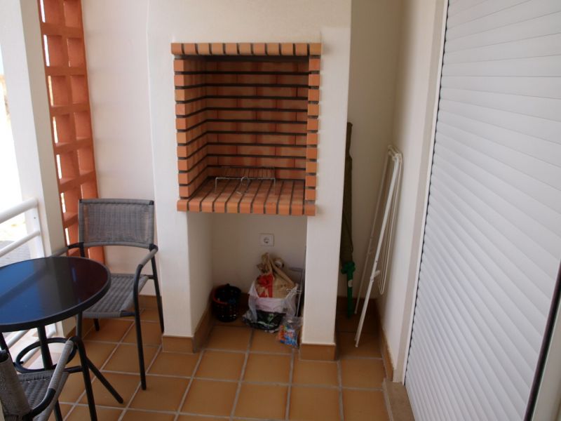 Apartamento T1, com piscina, churrasco e garagem