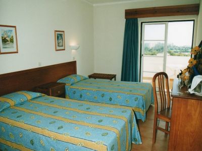 Vende-se Apartamento T1 em Condominio Fechado