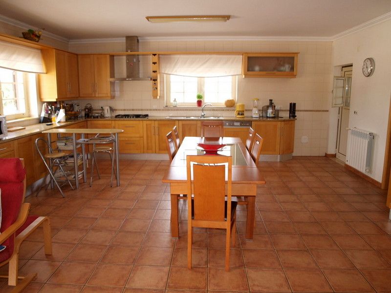 Moradia entre a Cidade  a Lagoa de Óbidos e a Praia