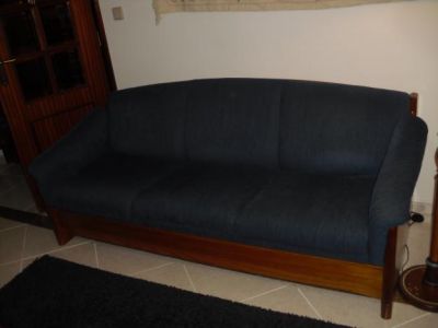 Cerne - 1 sofa de três lugares cama + 1 individual + puff - 400 euros