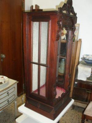 Oratório Antigo em Madeira de Mogno