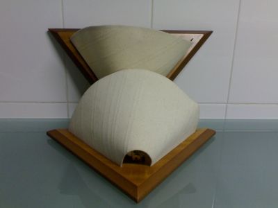 Vendo conjunto de 2 apliques em madeira e tecido