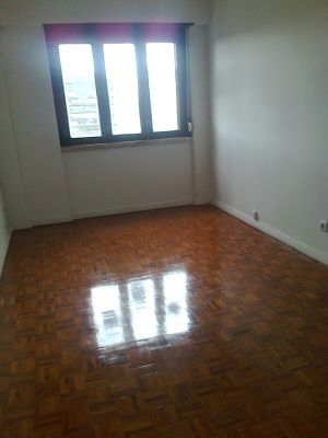 Arrenda-se escritório ao Califa (benfica)