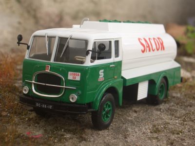 Miniaturas 1:43 Camiões nacionais