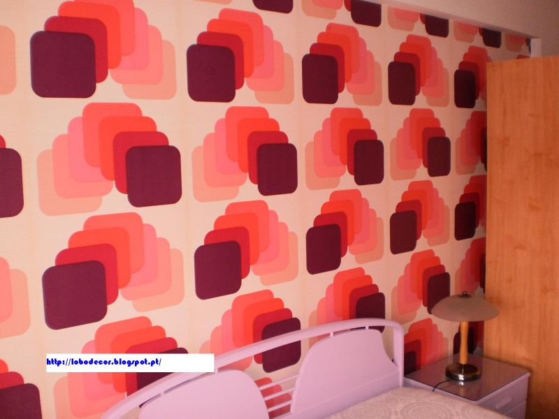 Colocação de Foto-murais Temáticos e Papel de Parede.