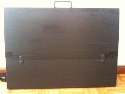 Pasta preta porta-desenhos