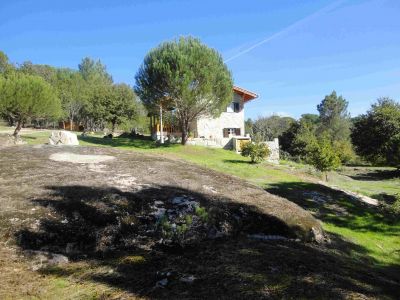 Para um fim-de-semana ou para mais tempo, arrendamento de casas e yurt, com ou sem meia pensão.