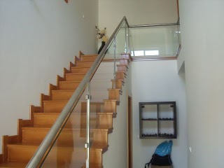 Escadas Interior Exterior Varanda Portões Gradeamentos Vidro Inox 