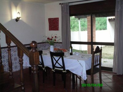 Moradia duplex T4 com lareira e jardim em Azeitão.