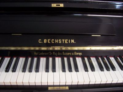 Piano vertical Bechstein