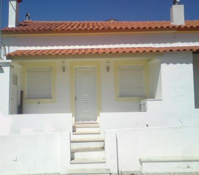 Vendo ou alugo casa totalmente reconstruida na zona histórica do Sardoal. 