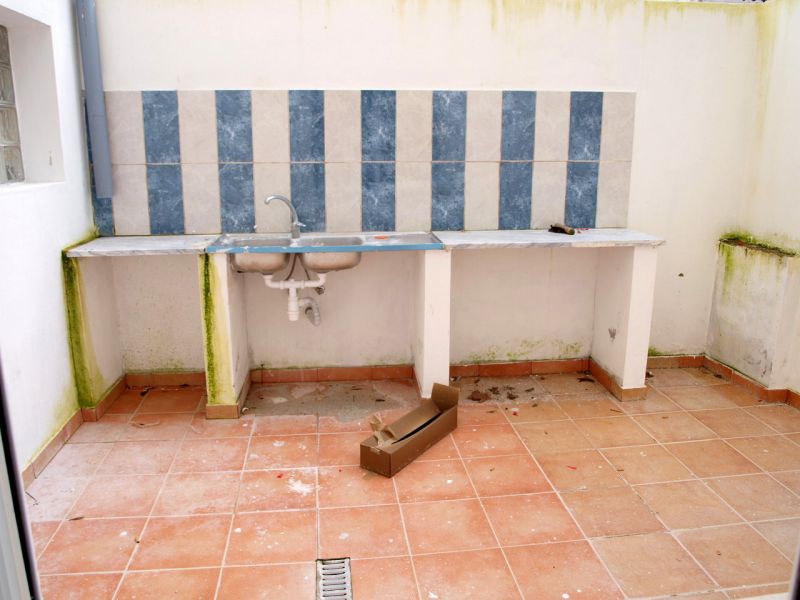 Apartamento, T1, na freguesia de Santo Onofre, para Arrendamento, Usado, preço 280.00€