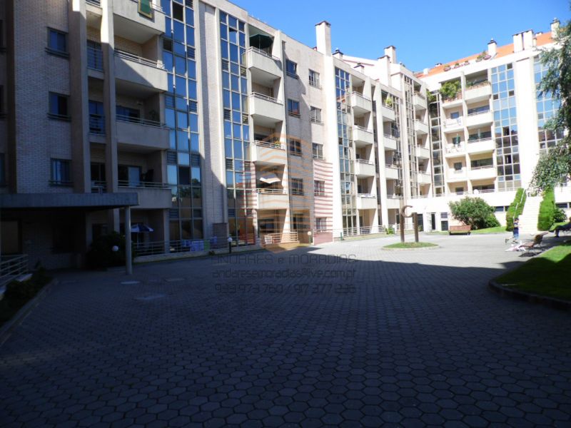 [6964] Bom T2, condomínio Fechado ao apeadeiro Coimbrões