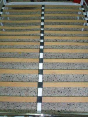 Cama de Casal em Latão c/ 2 Mesas de Cabeceira