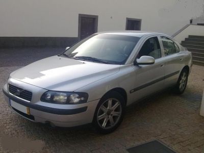 Volvo S60 D5 em excelente estado