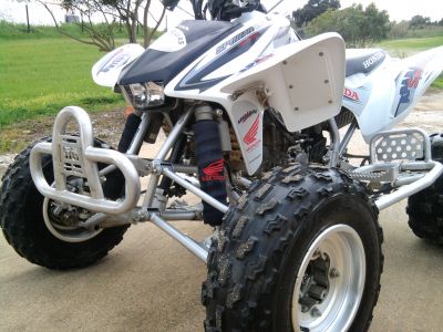 TROCO DOIS POR UM   (moto4 sportrax 450r+jip galloper por carrinha)