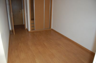 Arrenda-se T5 (6Ass.) Pxmo Lumiar