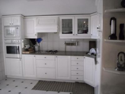 Excelente apartamento T3, com cozinha equipada, garagem individual. Mª Grande