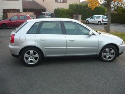 AUDI A3  (2) 130 CH TDI 5P AMBIÇÃO NACIONAL