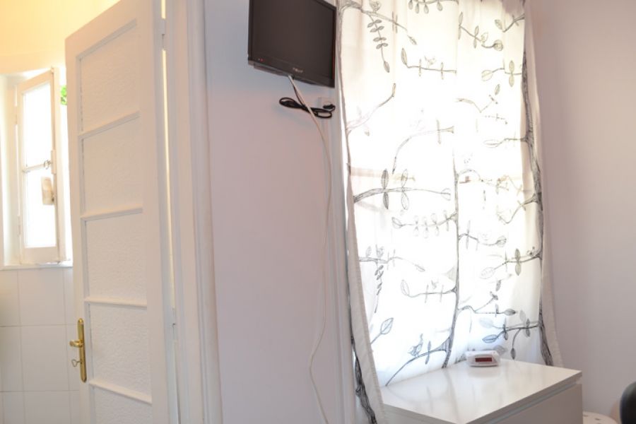 Quarto com WC privado na Alameda / IST com despesas incluidas