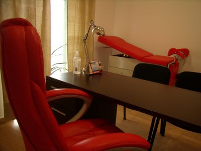 Aluga-se escritorio/gabinetes 