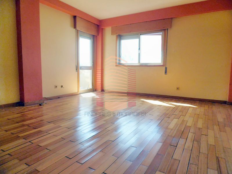 [1357f] T3 zona Stª Luzia, prx Montes Burgos e H. Prelada.