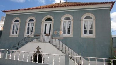 Moradia T4 com piscina de estilo senhorial, Caldas da Rainha 