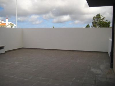  T3 novo com cozinha equipada, piso radiante, terraço, sótão e garagem