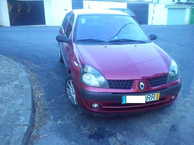 renault clio disel 1.5 dci com ar condiçionado.