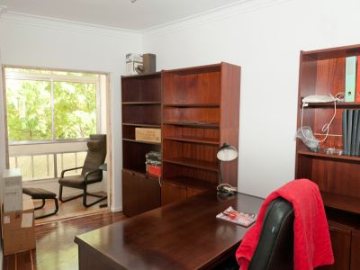 1075-37 - T3 em S. João do Estoril - 650€