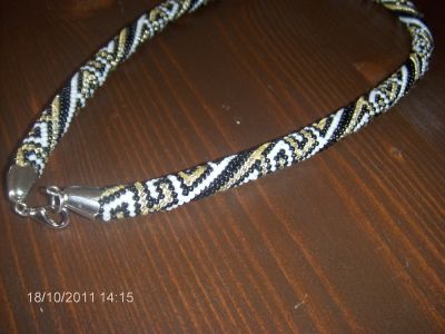 O laço dourado. COLAR, CORDÃO