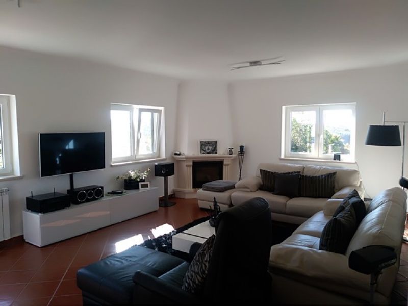 Moradia V3 com excelentes areas, vista fantástica, perto de Salir de Matos