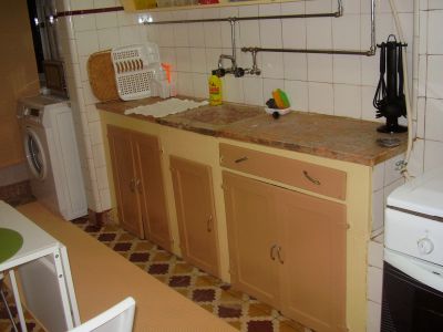 Aluga-se 2 Quartos Almada ( centro/metro )